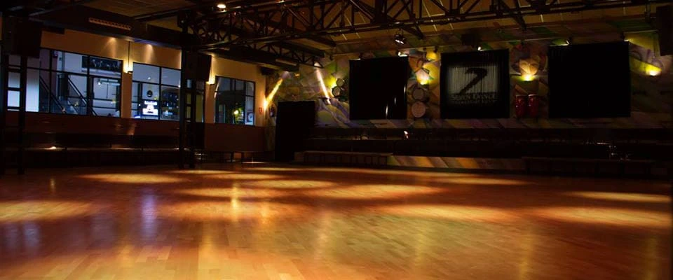 Image of the room where dance classes are held at Seven Dance.